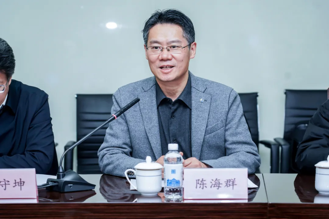 常州大學(xué)徐守坤書(shū)記、陳海群校長(zhǎng)一行蒞臨神開(kāi)參觀考察(圖4)